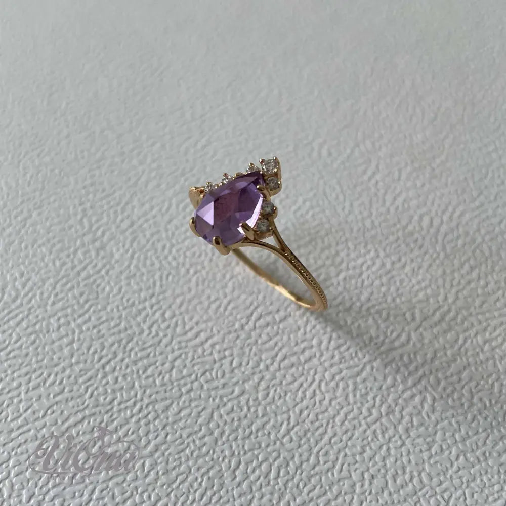 Amethyst Gemstone Ring – Gold-Plated 925 Silver | Viona