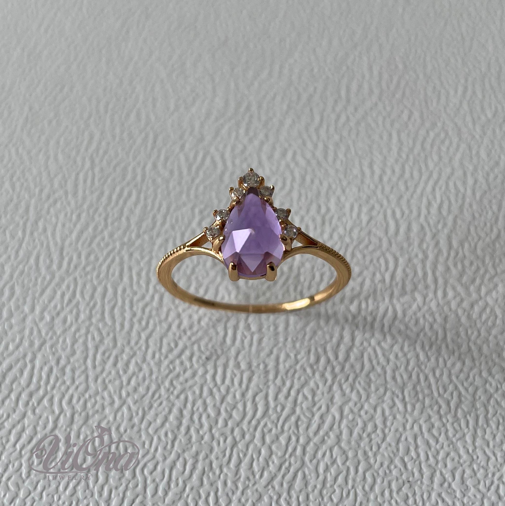 Amethyst Gemstone Ring – Gold-Plated 925 Silver | Viona