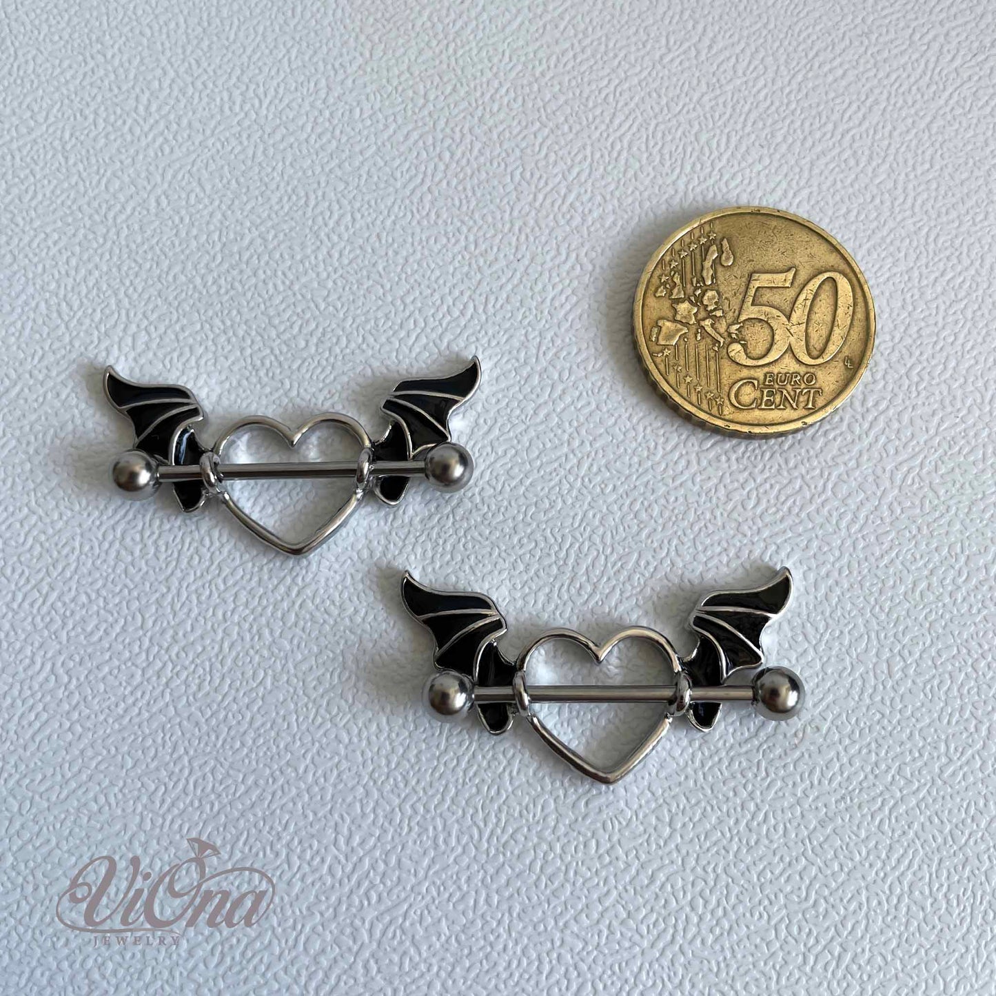 Schwarzes Gothic Herz Nippelpiercing – 14G Flügel