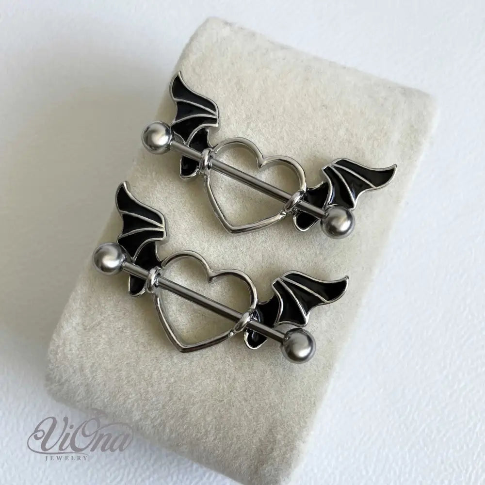 Black Gothic Heart Nipple Piercing – 14G Bat Wings | Viona