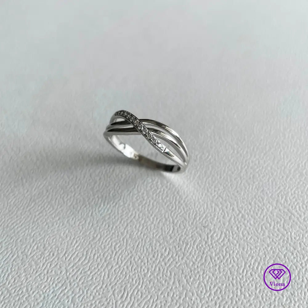 Elegant 925 infinity Sterling silver ring with round cut CZ, 925 Stamped