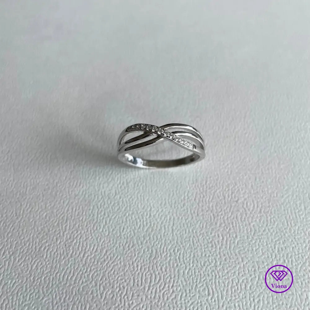 Elegant 925 infinity Sterling silver ring with round cut CZ, 925 Stamped