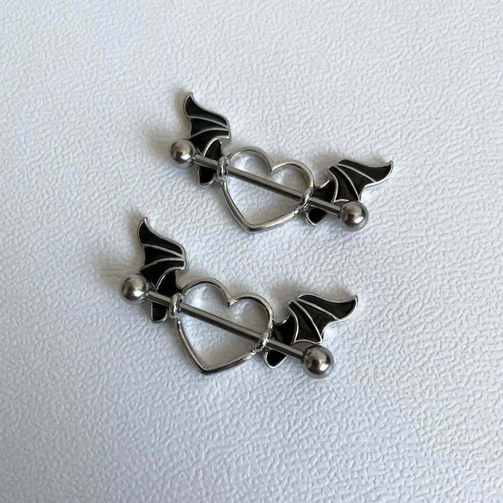 Exquisite 14 G Black Gothic Heart Nipple Piercing with Bat-Like Wings - Premium Craftsmanship in 316L Surgical Steel