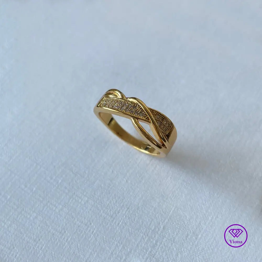 Gold Plated 925 Sterling Silver Ring with spiral design and white cubic zirconia stone - Gold / 18