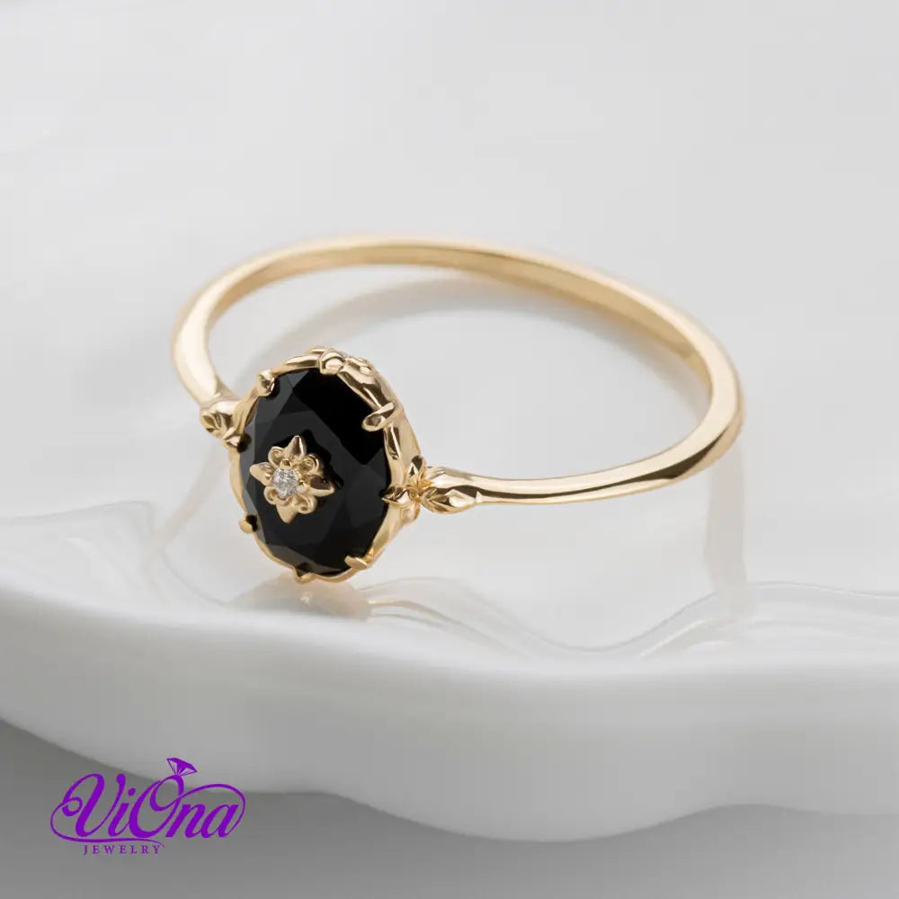 Onyx Celestial Noir: Gold-Plated 925 Sterling Silver Ring with Star Accent for Root Chakra Harmony