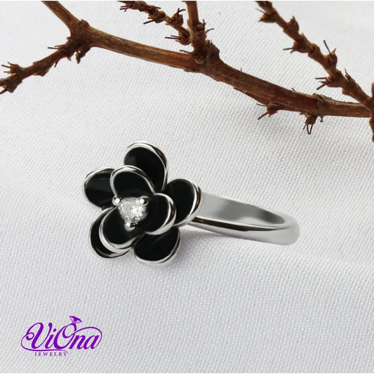 Platinum-Coated 925 Sterling Silver Lotus Flower Ring with Black Gemstone Accent - Elegant Nature-Inspired Ring