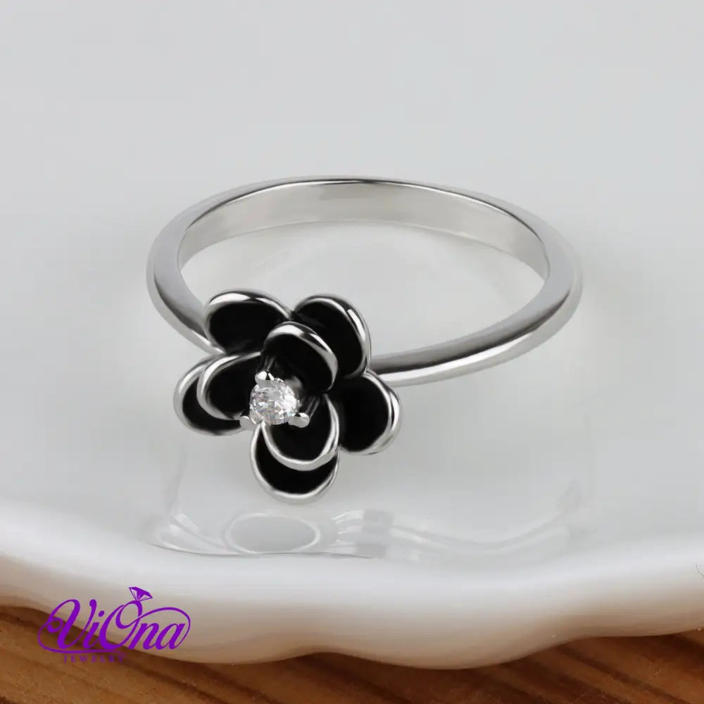 Platinum-Coated 925 Sterling Silver Lotus Flower Ring with Black Gemstone Accent - Elegant Nature-Inspired Ring