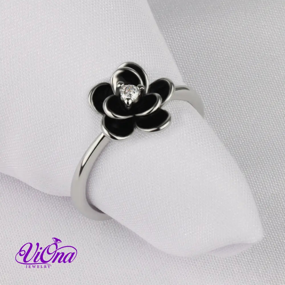 Platinum-Coated 925 Sterling Silver Lotus Flower Ring with Black Gemstone Accent - Elegant Nature-Inspired Ring