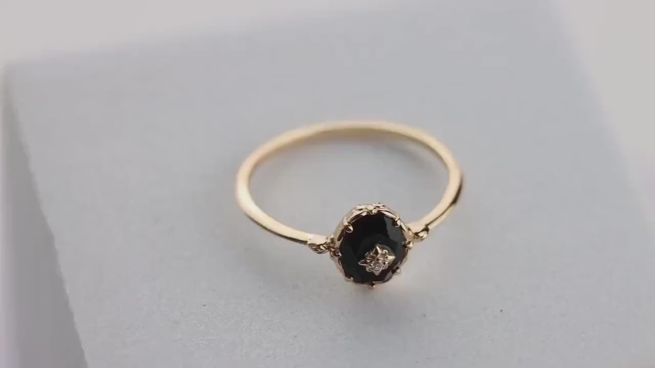 Onyx Celestial Noir: Gold-Plated 925 Sterling Silver Ring with Star Accent for Root Chakra Harmony